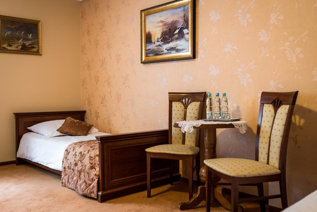 Hotel Palac Akropol Lublin Quarto foto