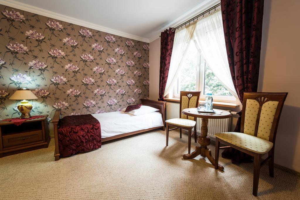 Hotel Palac Akropol Lublin Quarto foto