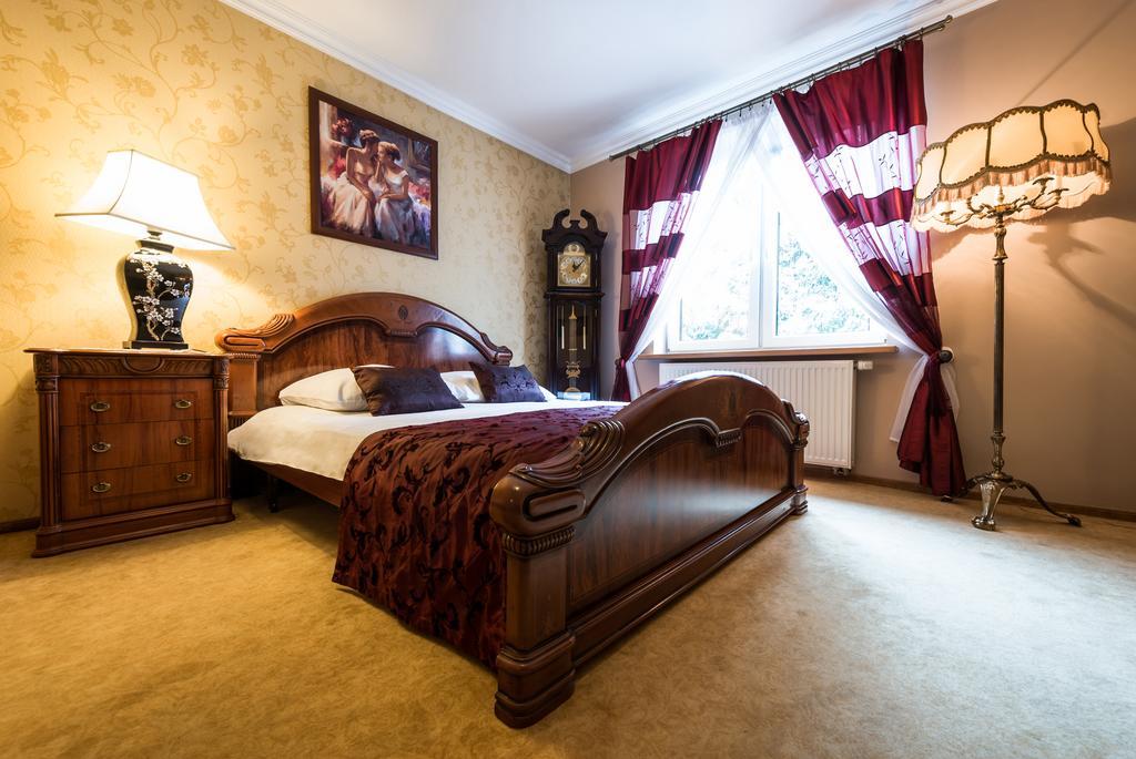 Hotel Palac Akropol Lublin Quarto foto