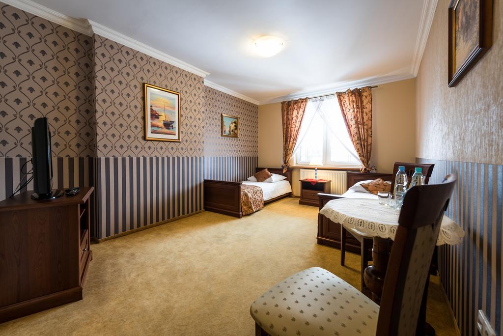 Hotel Palac Akropol Lublin Quarto foto